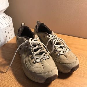 Beige/ Tan Skechers shape ups